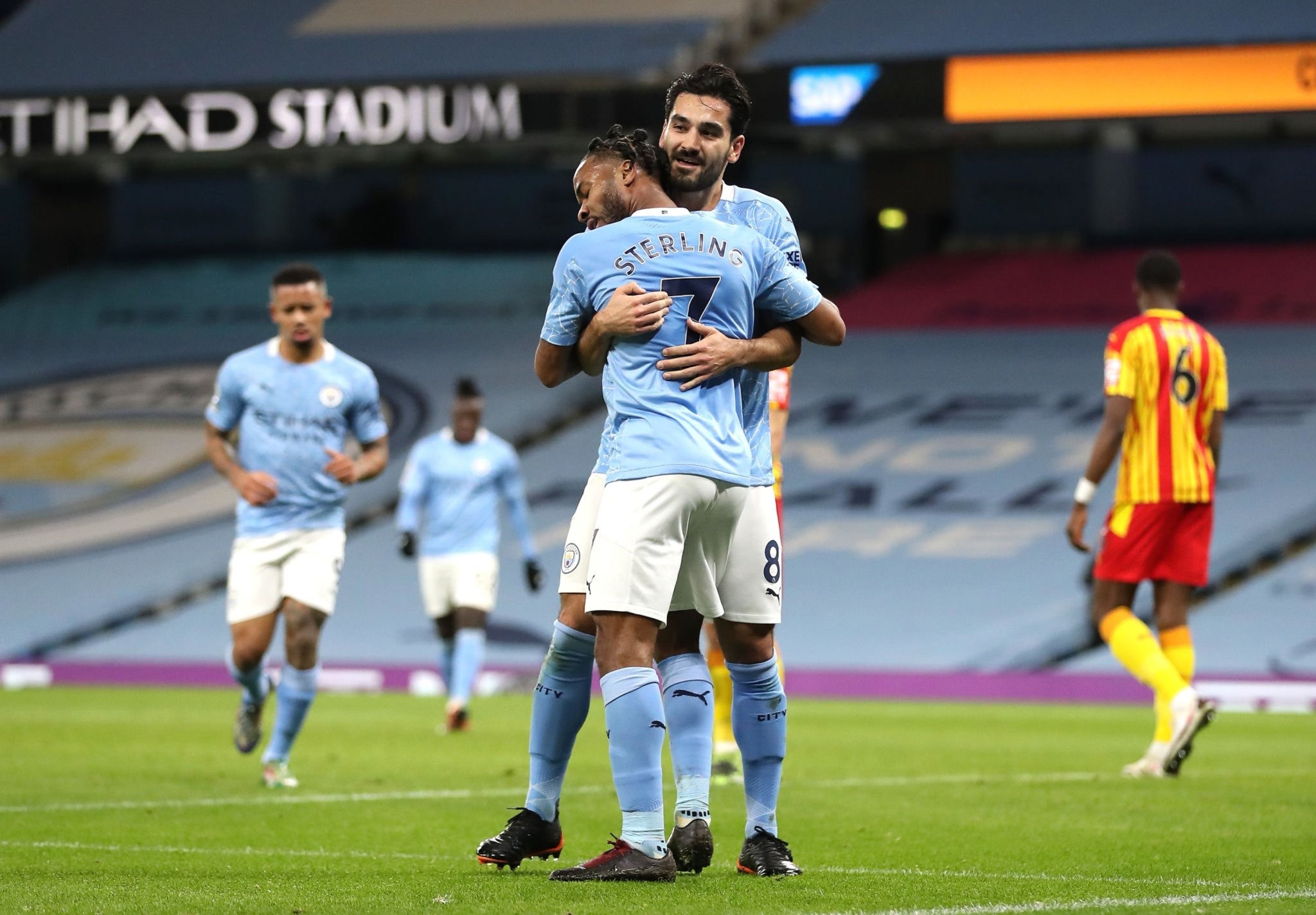 俱乐部的巨 俱乐部的巨